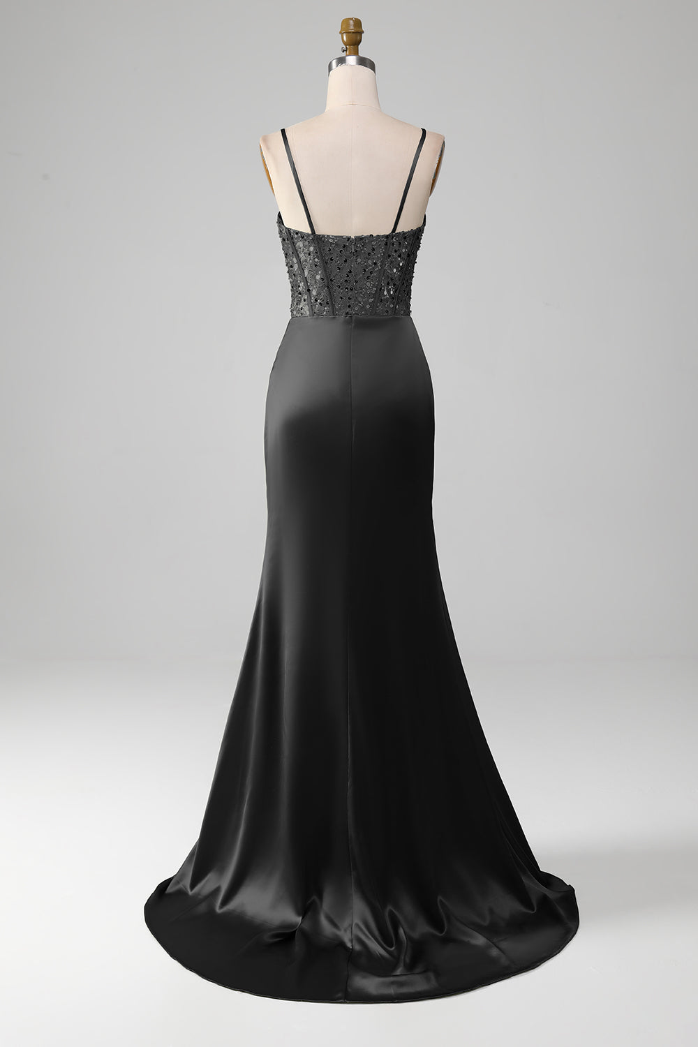 Vestido de fiesta sirena de satén verde salvia con corsé, plisados y tirantes finos