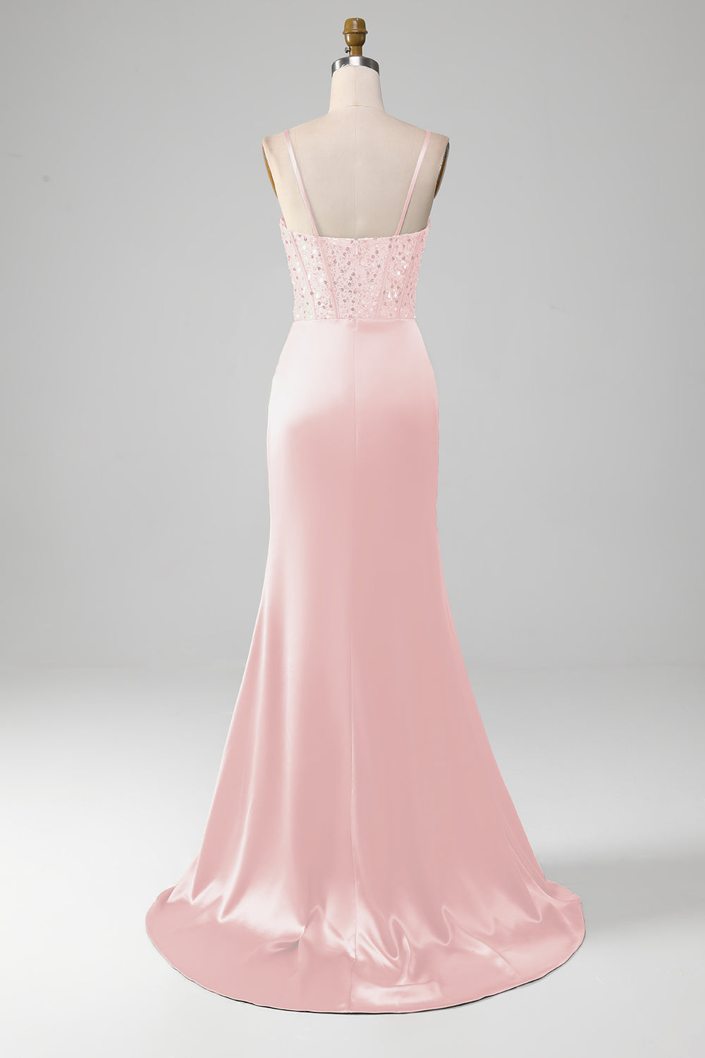 Vestido de fiesta sirena de satén verde salvia con corsé, plisados y tirantes finos